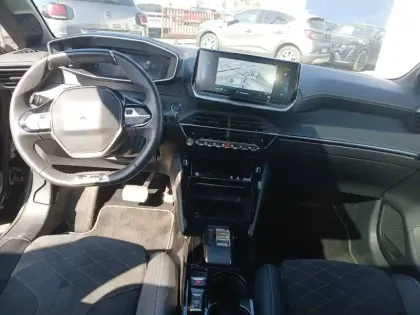 Photo 10 Peugeot 208  Electrique 50 kWh 136ch