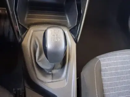 Photo 33 Peugeot 208 Gén. II Ph1 NG Like 5