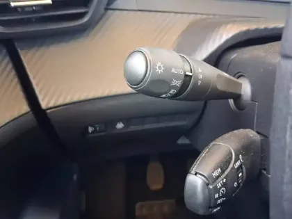 Photo 38 Peugeot 208 Gén. II Ph1 NG Like 5