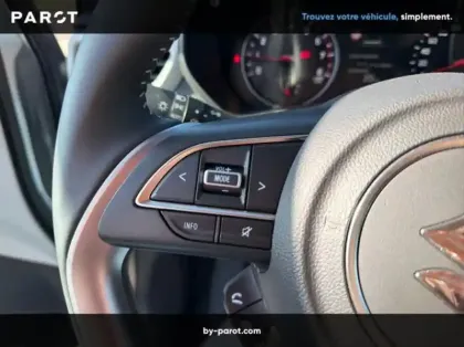 Photo 17 Suzuki Swift 1.2 Hybrid 83ch Pack