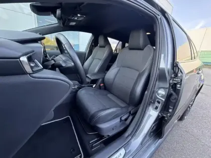 Photo 14 Toyota Corolla Hybride 140h Design