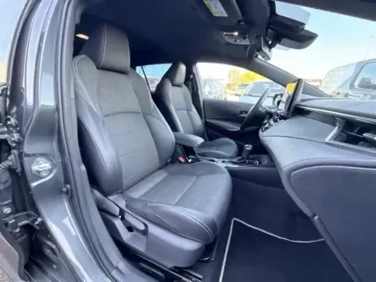 Photo 11 Toyota Corolla Hybride 140h Design