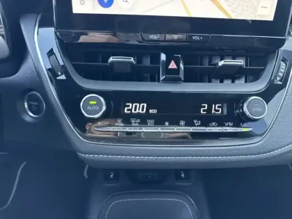 Photo 18 Toyota Corolla Hybride 140h Design