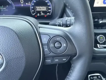 Photo 15 Toyota Corolla Hybride 140h Design