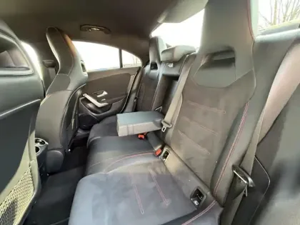 Photo 20 Mercedes CLA Coupé 200 d AMG Line