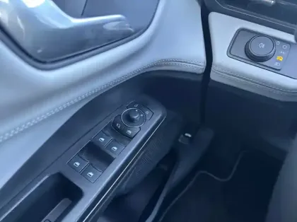 Photo 5 Ford Puma Gen-E 168ch Standard Range 43 kWh Premium