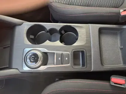 Photo 14 Ford Kuga 2.5 Duratec 180ch Hybrid FlexiFuel ST-Line Powershift