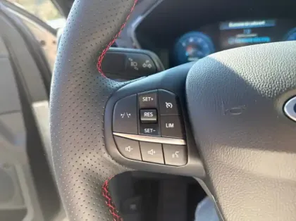 Photo 16 Ford Kuga 2.5 Duratec 180ch Hybrid FlexiFuel ST-Line Powershift