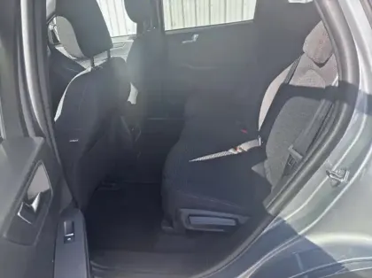 Photo 8 Ford Kuga 2.5 Duratec 180ch Hybrid FlexiFuel ST-Line Powershift