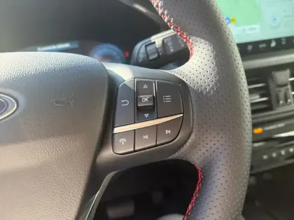 Photo 20 Ford Kuga 2.5 Duratec 180ch Hybrid FlexiFuel ST-Line Powershift