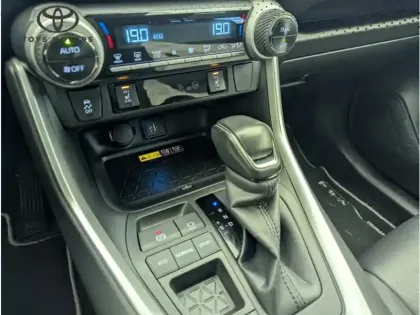 Photo 19 Toyota Rav4 Hybride 2WD 218ch Lounge