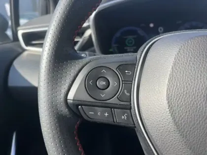 Photo 15 Toyota Corolla Hybride 196h GR Sport