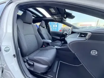 Photo 11 Toyota Corolla Hybride 122h Design