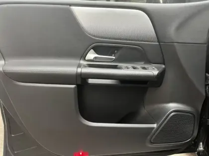 Photo 14 Mercedes Classe B Gén. III (W247) Ph1 Business Line Editio 5