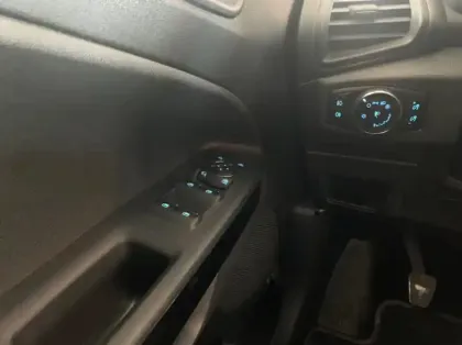 Photo 5 Ford Ecosport 1.5 EcoBlue 125ch ST-Line Noir/Jaune 4x2 Euro6.2