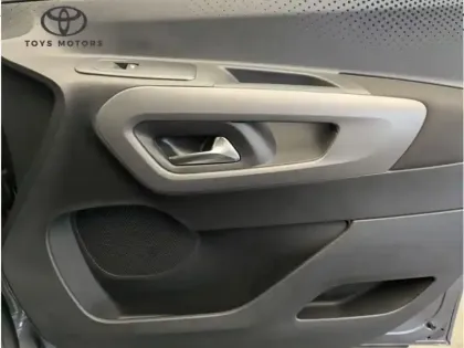 Photo 9 Toyota Proace 1.5 LONG 130 D-4D DYNAMIC 7 places