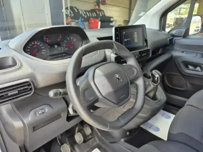 Photo 19 Peugeot Partner III BHDI 100 S&S STANDARD 650KG PREMIUM
