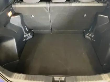 Photo 11 Toyota Yaris Gén. I Ph1 NG Design 5