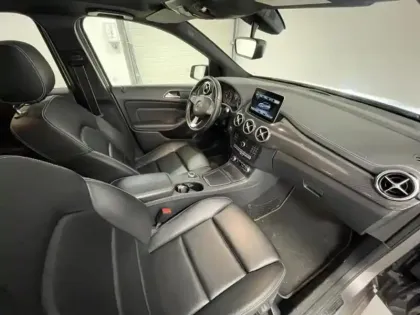 Photo 5 Mercedes Classe B  200d 136ch Starlight Edition 7G-DCT Euro6c