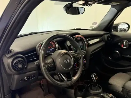 Photo 5 Mini Mini  5 Portes One 102ch Edition Greenwich BVA7 109g