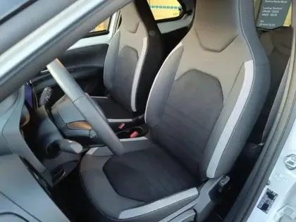 Photo 11 Toyota Aygo  X 116h GR Sport