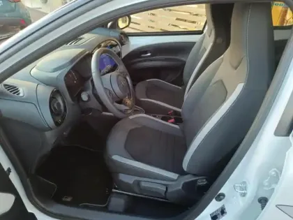 Photo 10 Toyota Aygo  X 116h GR Sport