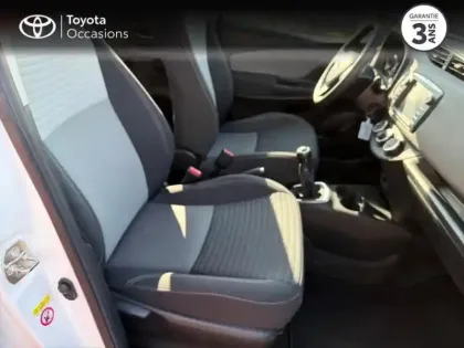 Photo 5 Toyota Yaris Gén. III Ph3 France 3