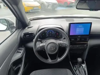 Photo 12 Toyota Yaris  Cross 116h Design MY25