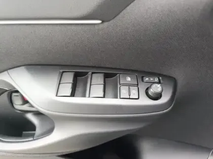 Photo 13 Toyota Yaris  Cross 116h Design MY25