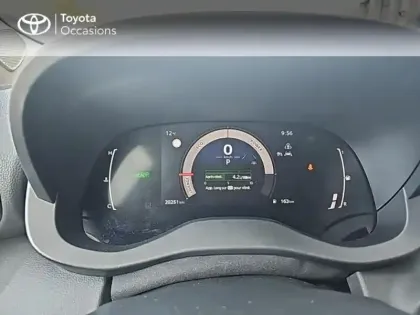 Photo 13 Toyota Yaris  116h Design 5p MC24