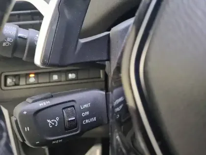 Photo 26 Peugeot 3008  Hybrid 225 e-EAT8