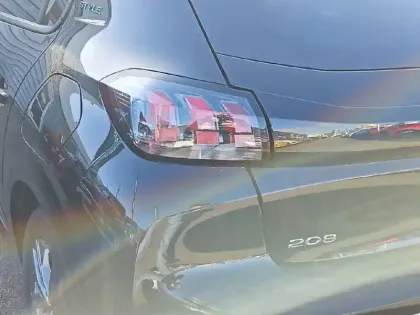 Photo 16 Peugeot 208  PureTech 75 S&S BVM5