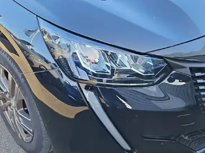 Photo 15 Peugeot 208  PureTech 75 S&S BVM5