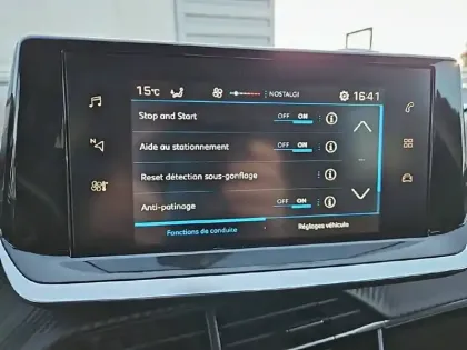 Photo 20 Peugeot 208  PureTech 75 S&S BVM5