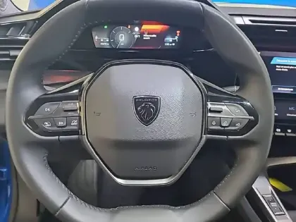 Photo 8 Peugeot 308  PureTech 130ch S&S BVM6