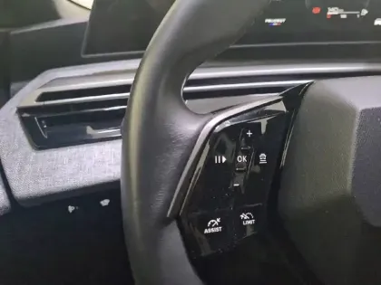 Photo 94 Peugeot 5008  Hybrid 136 e-DCS6