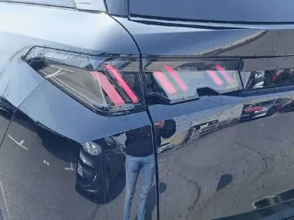 Photo 16 Peugeot 5008  Hybrid 136 e-DCS6