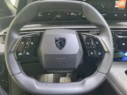 Photo 74 Peugeot 5008  Hybrid 136 e-DCS6