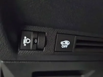 Photo 96 Peugeot 5008  Hybrid 136 e-DCS6