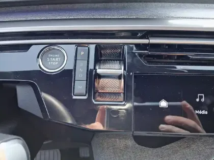 Photo 13 Peugeot 5008  Hybrid 136 e-DCS6