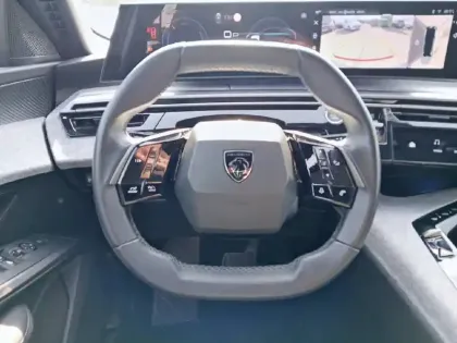 Photo 8 Peugeot 5008  Hybrid 136 e-DCS6