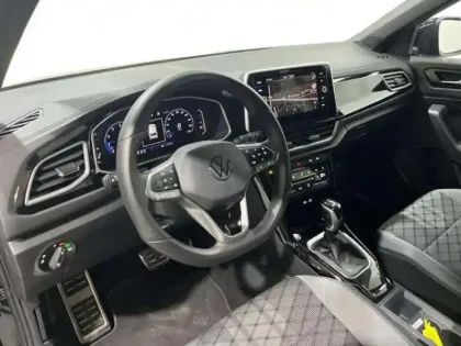 Photo 8 Volkswagen T-roc 1.5 TSI EVO2 150 Start/Stop DSG7 R-Line Edition