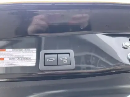 Photo 17 Toyota Yaris Hybride 1.5 HYBRID 116H PREMIERE AWD AUTO