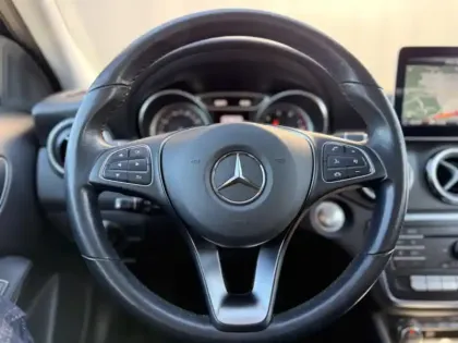 Photo 16 Mercedes GLA 180 Business Edition Pack Style