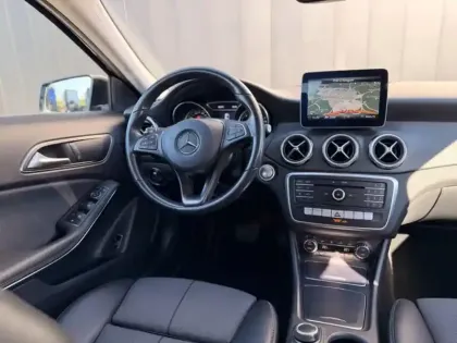 Photo 7 Mercedes GLA 180 Business Edition Pack Style