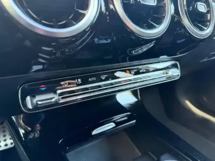 Photo 16 Mercedes Classe A 180 d 116ch AMG Line 7G-DCT