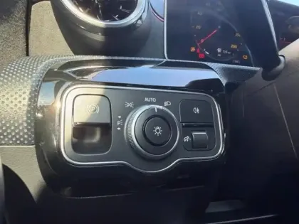 Photo 8 Mercedes Classe A 180 d 116ch AMG Line 7G-DCT