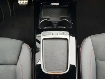 Photo 14 Mercedes Classe A 200 d AMG Line