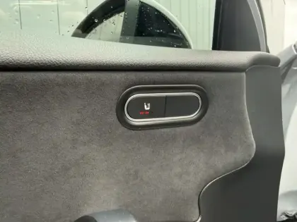 Photo 18 Mercedes Classe A 200 d AMG Line