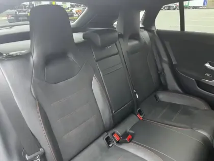 Photo 9 Mercedes CLA 180 d AMG Line